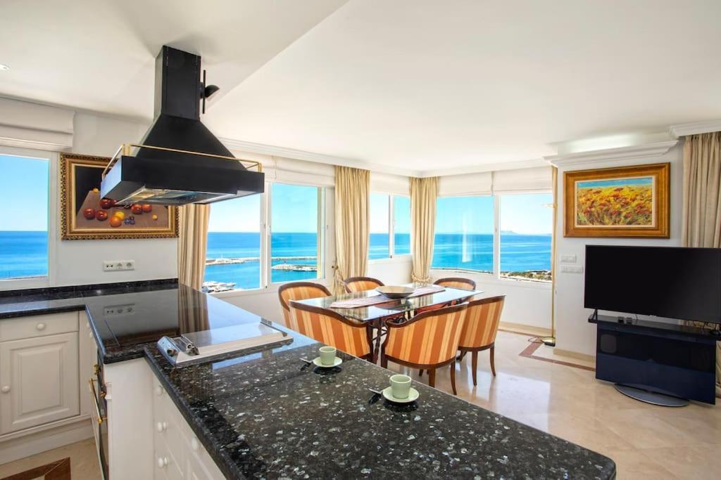 Estepona Luxury Seafront Penthouse With Parking Exterior foto
